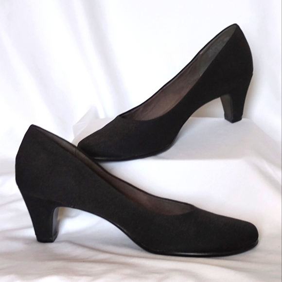 AEROSOLES Black Classic Heels Elegant Design Sz 9 EUC - Picture 2 of 9